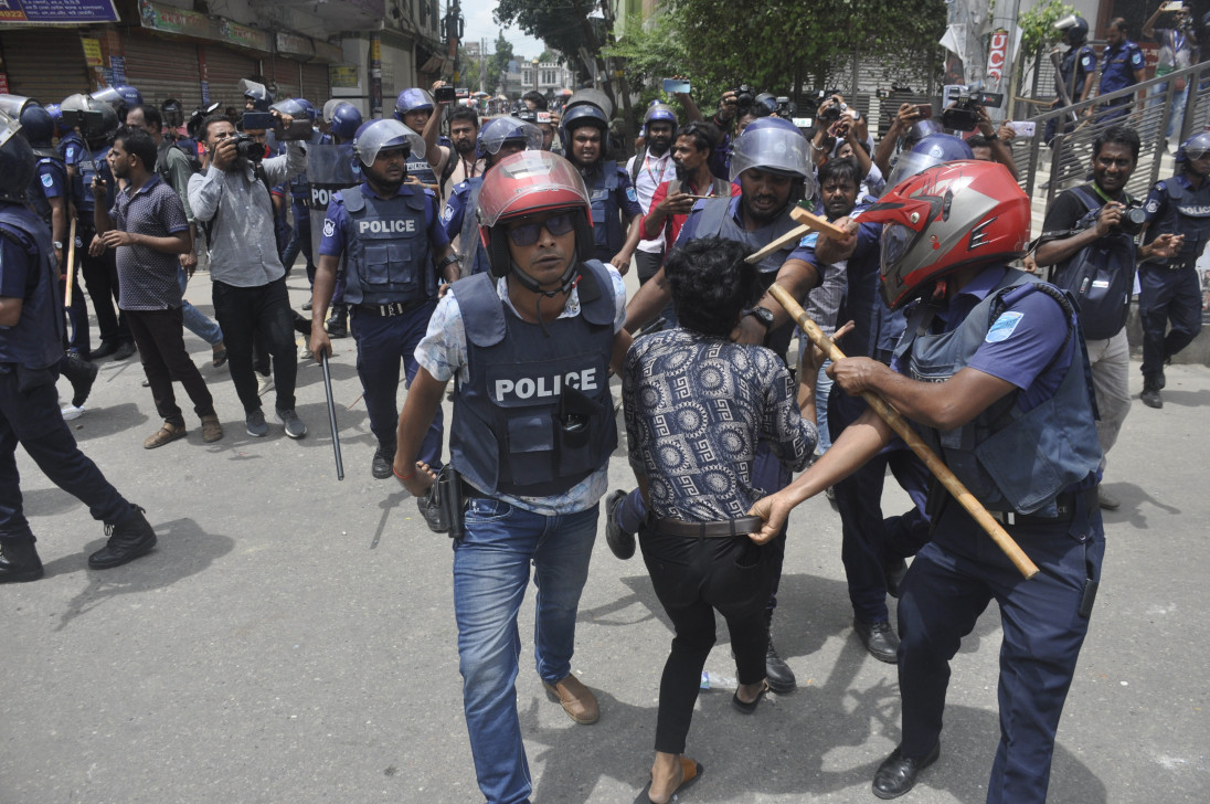 ৫ জেলায় বিএনপির সঙ্গে পুলিশ-ছাত্রলীগের সংঘর্ষে আহত দেড়শতাধিক