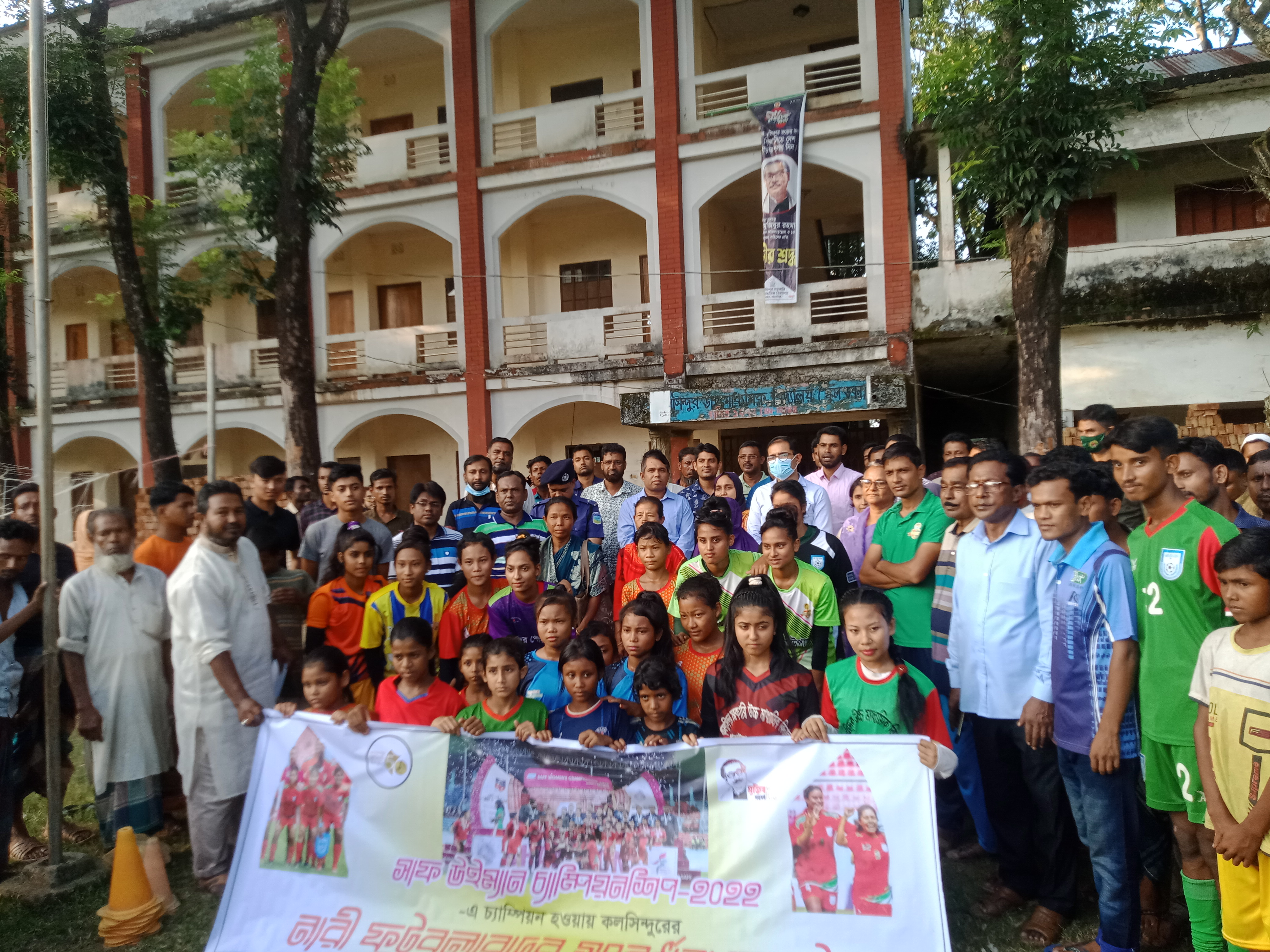 ৮ কন্যাকে বরণের অপেক্ষায় কলসিন্দুর