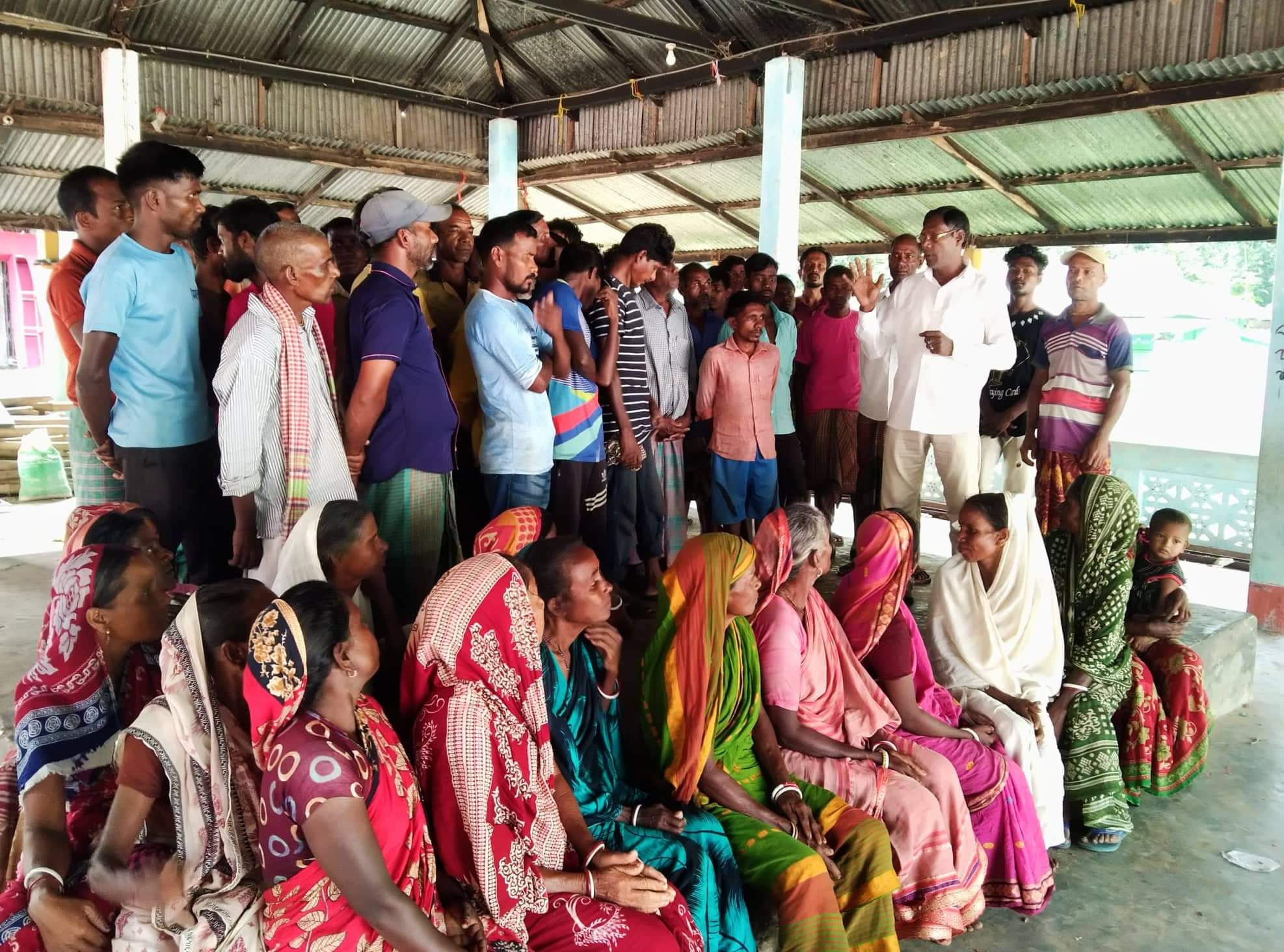 চা-শ্রমিকদের অনুদানের টাকায় ভাগ বসালেন ইউপি সদস্যের ছেলে