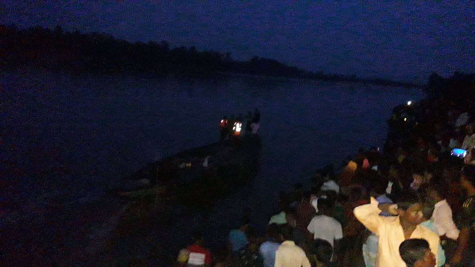 পঞ্চগড়ে নৌকাডুবি: মহালয়া উপলক্ষে পূণ্যার্থীদের নিয়ে যাচ্ছিল নৌকাটি
