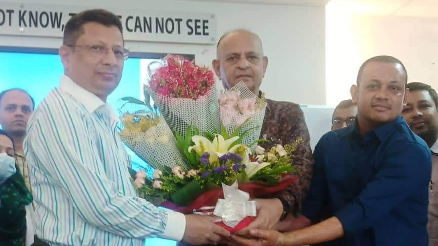 বাড়ি ফিরেছেন রনি