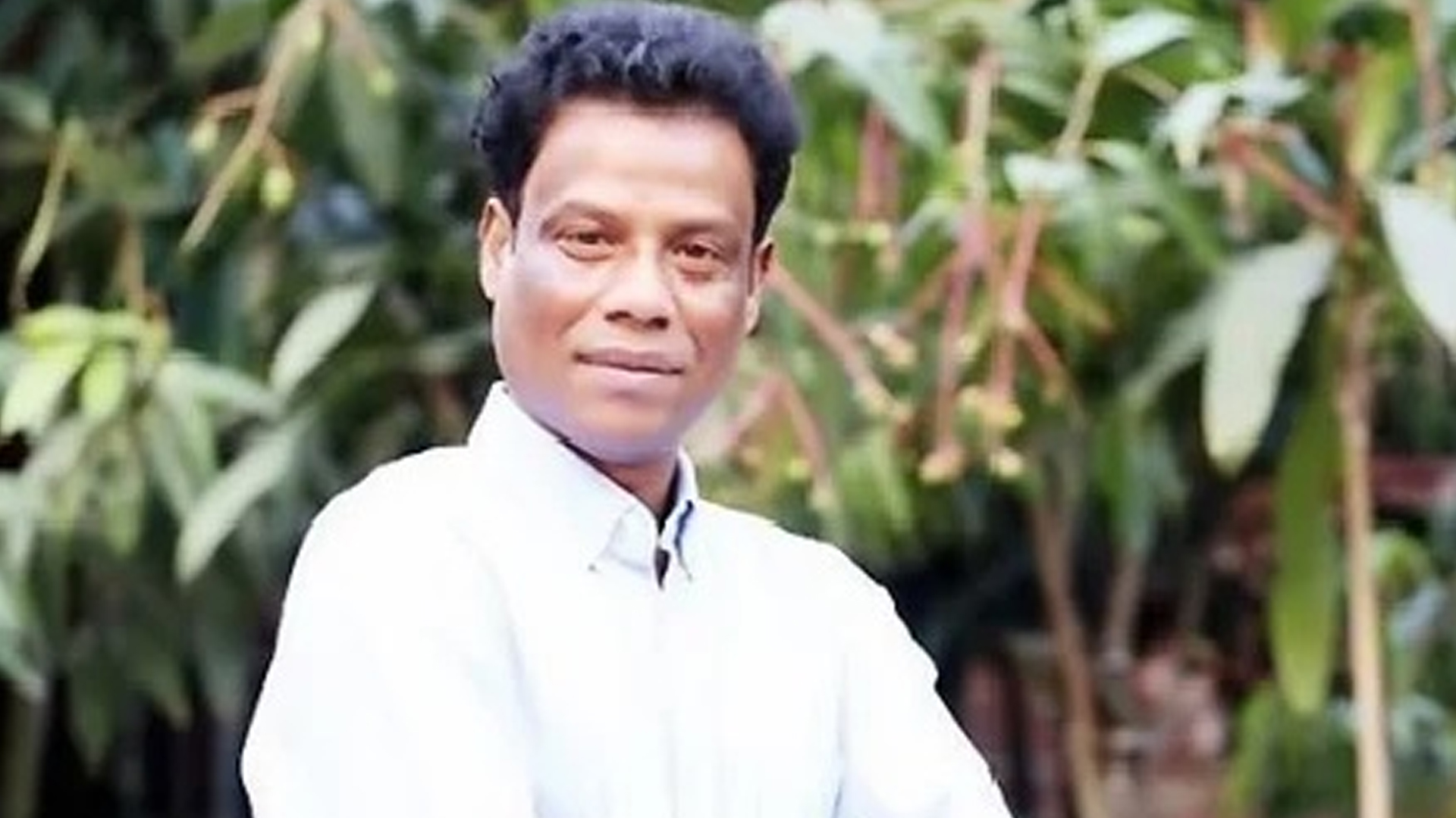 মারা গেলেন গায়ক আকবর