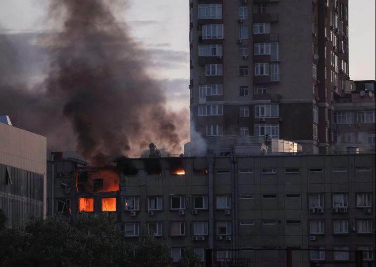 প্রথমবারের মতো কিয়েভের কেন্দ্রে আত্মঘাতী ড্রোন হামলার অভিযোগ