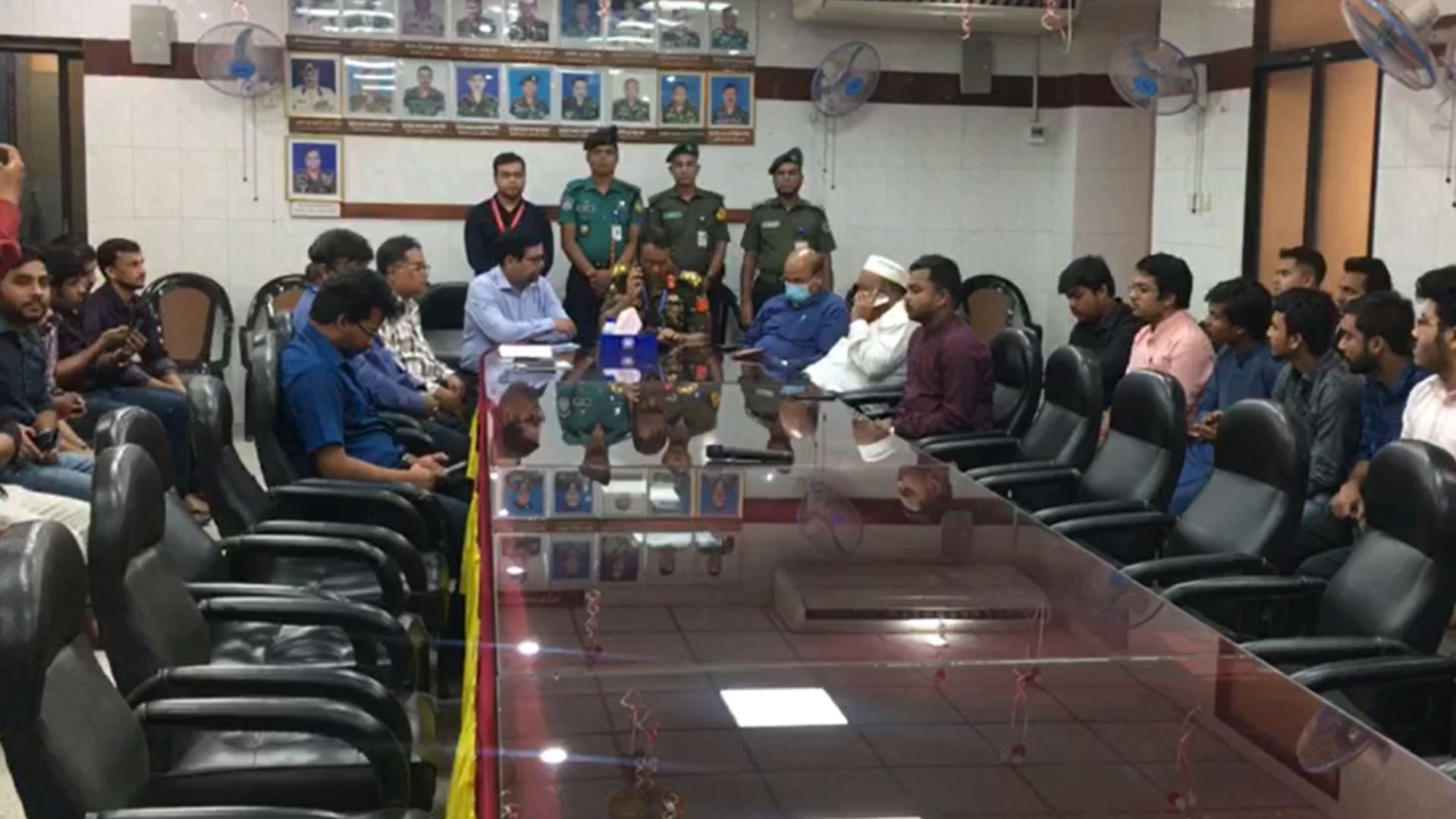 ধর্মঘট প্রত্যাহার করলেন রাজশাহী মেডিকেলের ইন্টার্ন চিকিৎসকরা