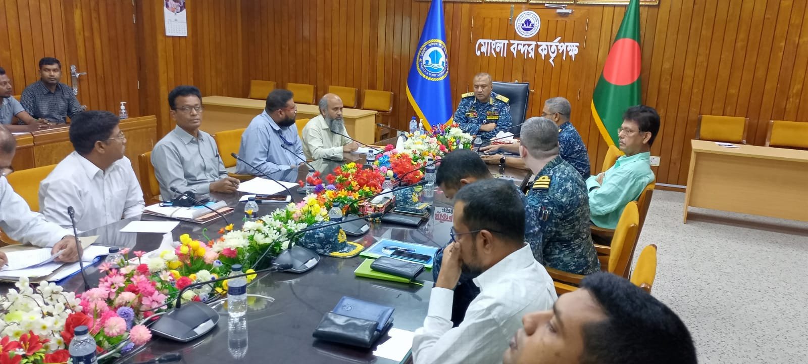 মোংলা বন্দরে দ্বিতীয় সর্বোচ্চ সতর্কতা ‘অ্যালার্ট-৩’, পণ্য ওঠানামা বন্ধ