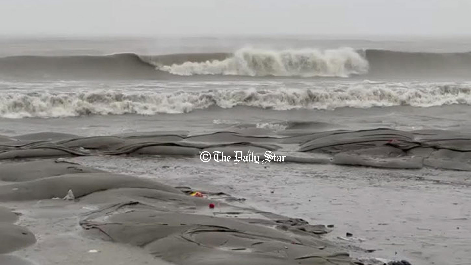 ঘূর্ণিঝড় সিত্রাং: পটুয়াখালীতে সব ধরনের নৌযান বন্ধ, প্রস্তুত আশ্রয়কেন্দ্র