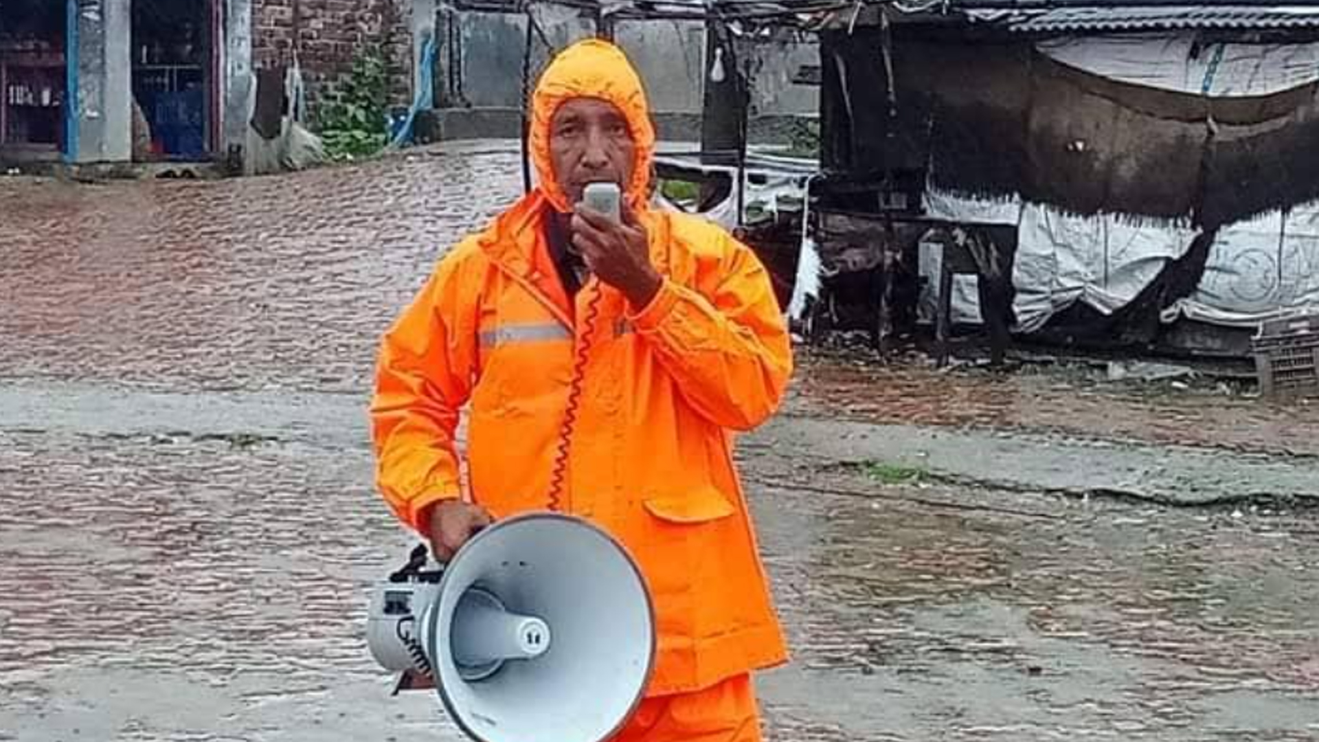 শ্যামনগরের ৩০ হাজার মানুষ আশ্রয়কেন্দ্রে