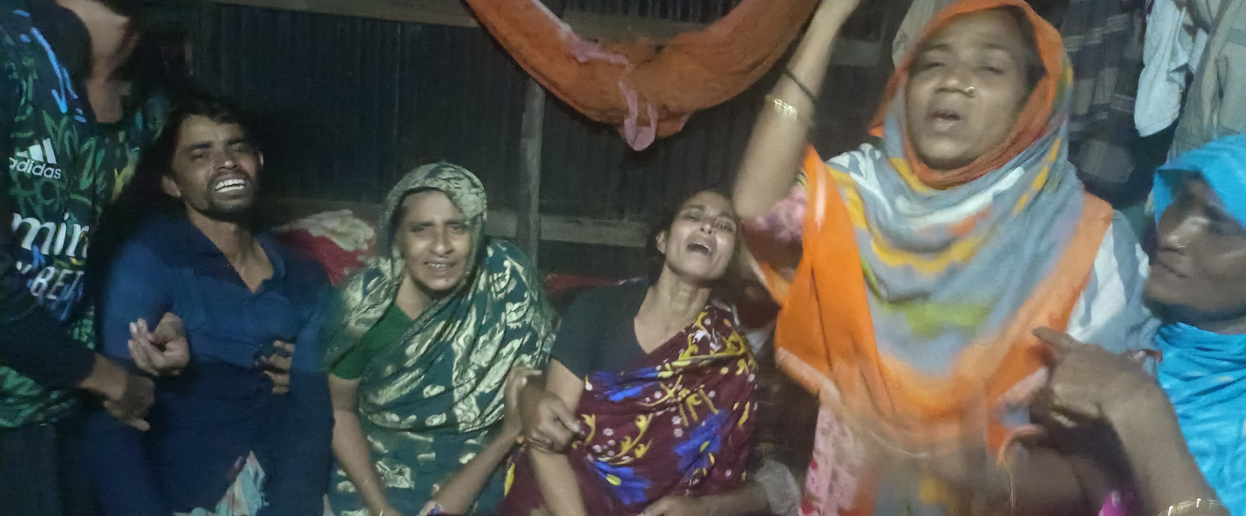 মীরসরাইয়ে ড্রেজারডুবি: পটুয়াখালীতে ৮ শ্রমিকের বাড়িতে শোকের ছায়া