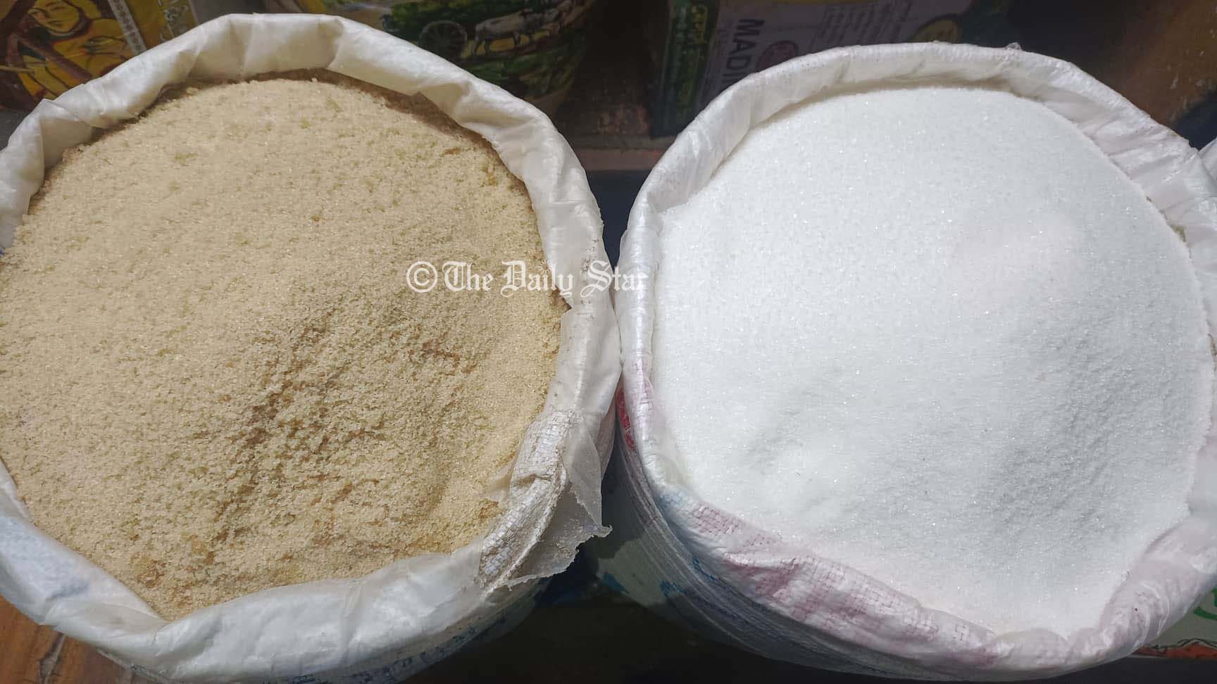 বাজারে চিনি সংকট: গোপনে চলছে বেশি দামে কেনা-বেচা