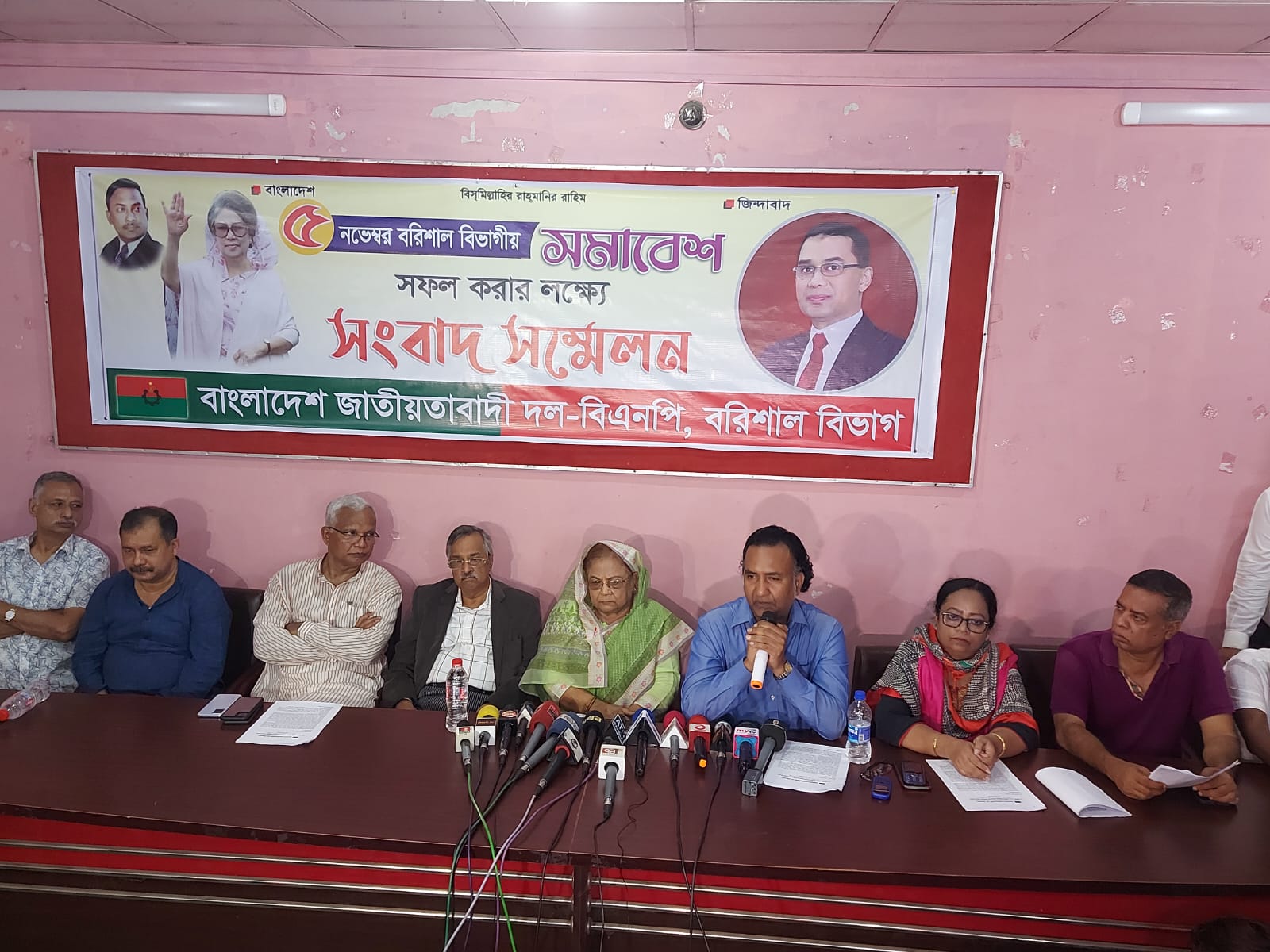 বাস চালু রাখার অনুরোধ রাখেননি বরিশালের পরিবহন মালিকরা: বিএনপি