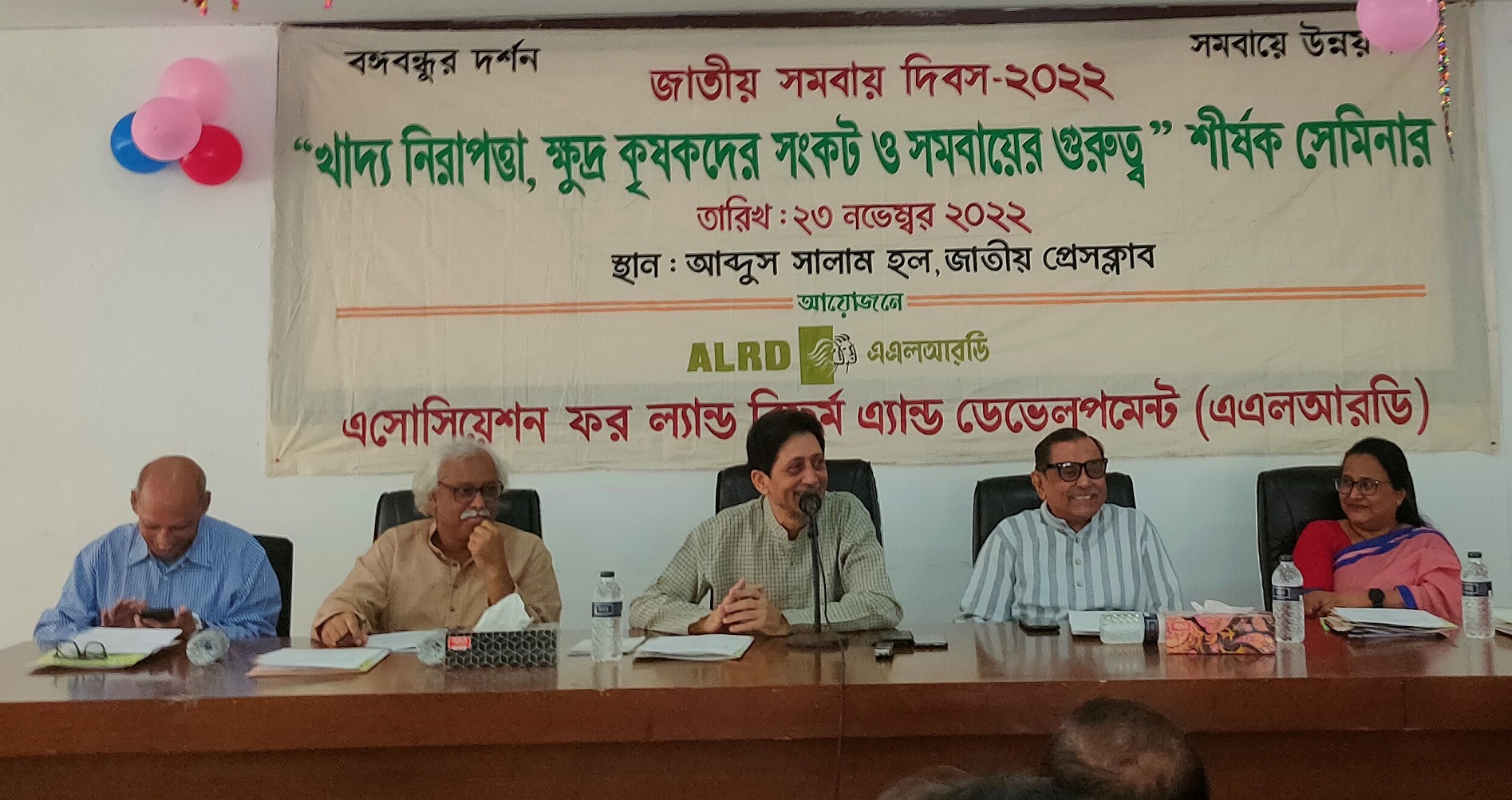 টাকা ছাপিয়েও মেগা প্রকল্পের ঋণ শোধ করা যাবে না: আবুল বারকাত