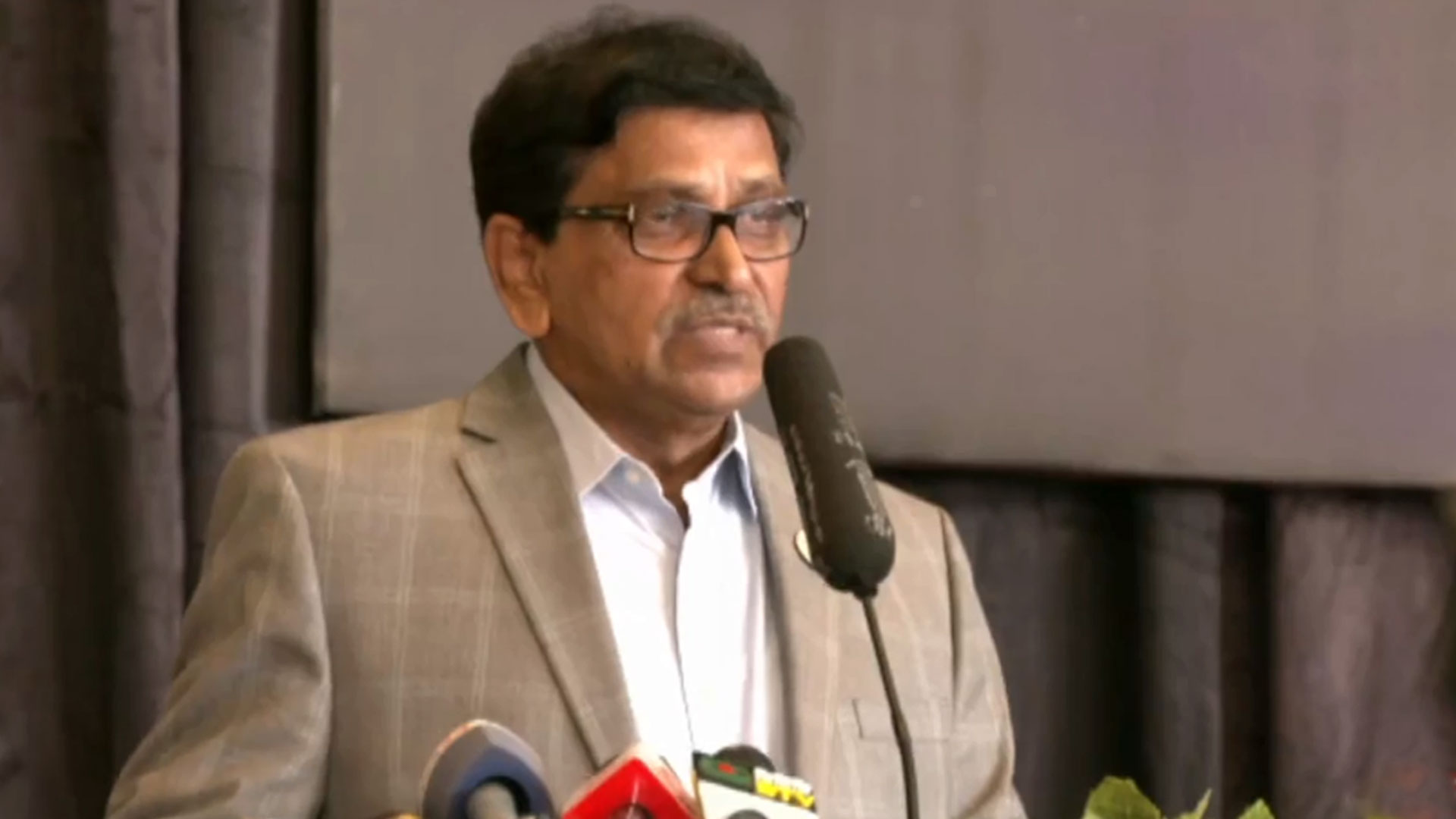 সোহরাওয়ার্দী উদ্যানেই বিএনপিকে সমাবেশ করতে হবে: হানিফ