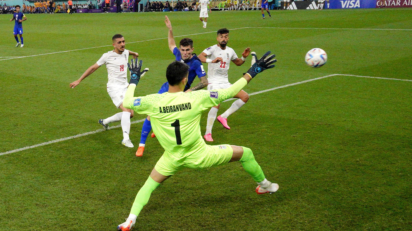 ইরানের স্বপ্নভঙ্গ করে নকআউট পর্বে যুক্তরাষ্ট্র