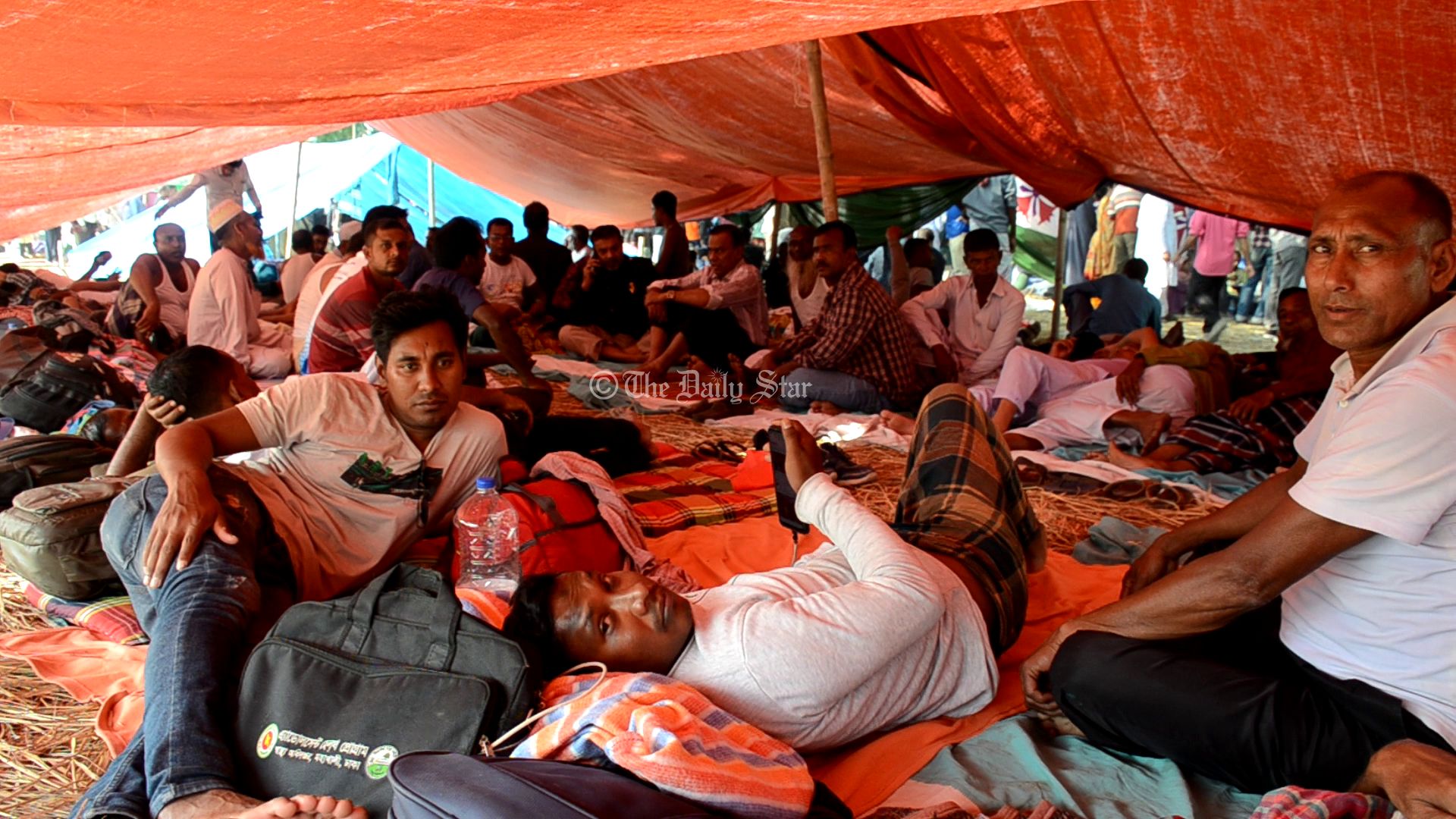 পথে পথে বাধা পেরিয়ে রাজশাহী আসছেন বিএনপি কর্মীরা