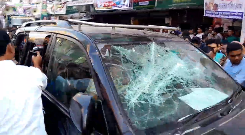 পুরান ঢাকায় ইশরাকের ওপর ‘ছাত্রলীগের’ হামলা, গাড়ি ভাঙচুর