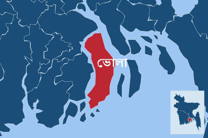 মেঘনায় ৯০০ টন জ্বালানি তেল নিয়ে জাহাজডুবি