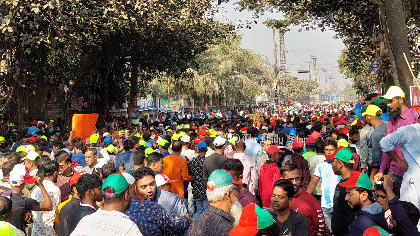 কমলাপুর থেকে হানিফ ফ্লাইওভার বিএনপি নেতাকর্মীতে পরিপূর্ণ