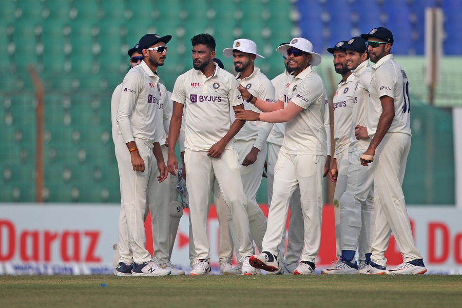 আউট করার আগে লিটনকে কি বলেছিলেন সিরাজ?