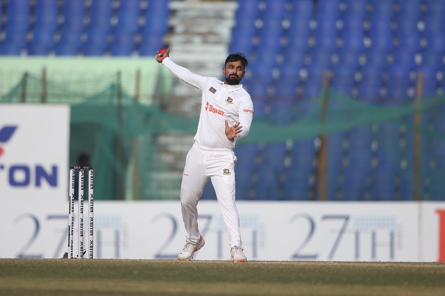 এমন দিনে লিটনও যখন বোলার&nbsp;