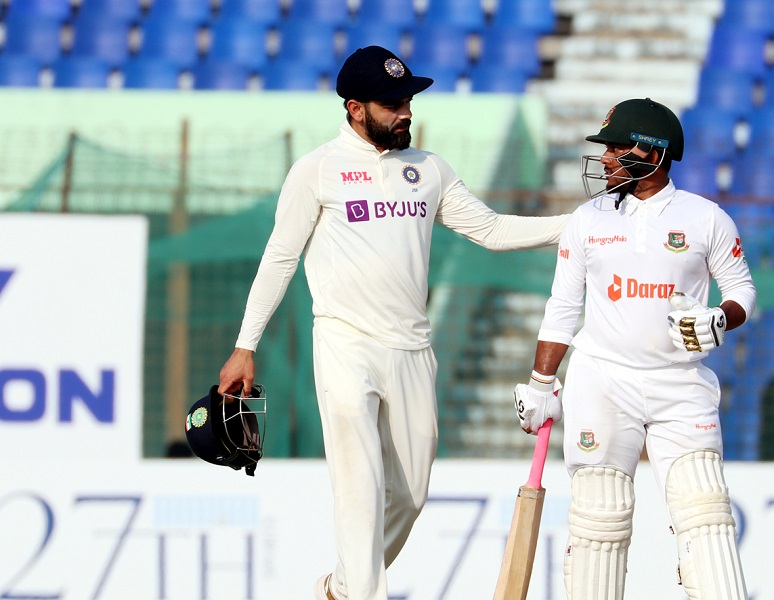 দারুণ ইনিংসে কোহলি, দ্রাবিড়ের বাহবা পেলেন জাকির