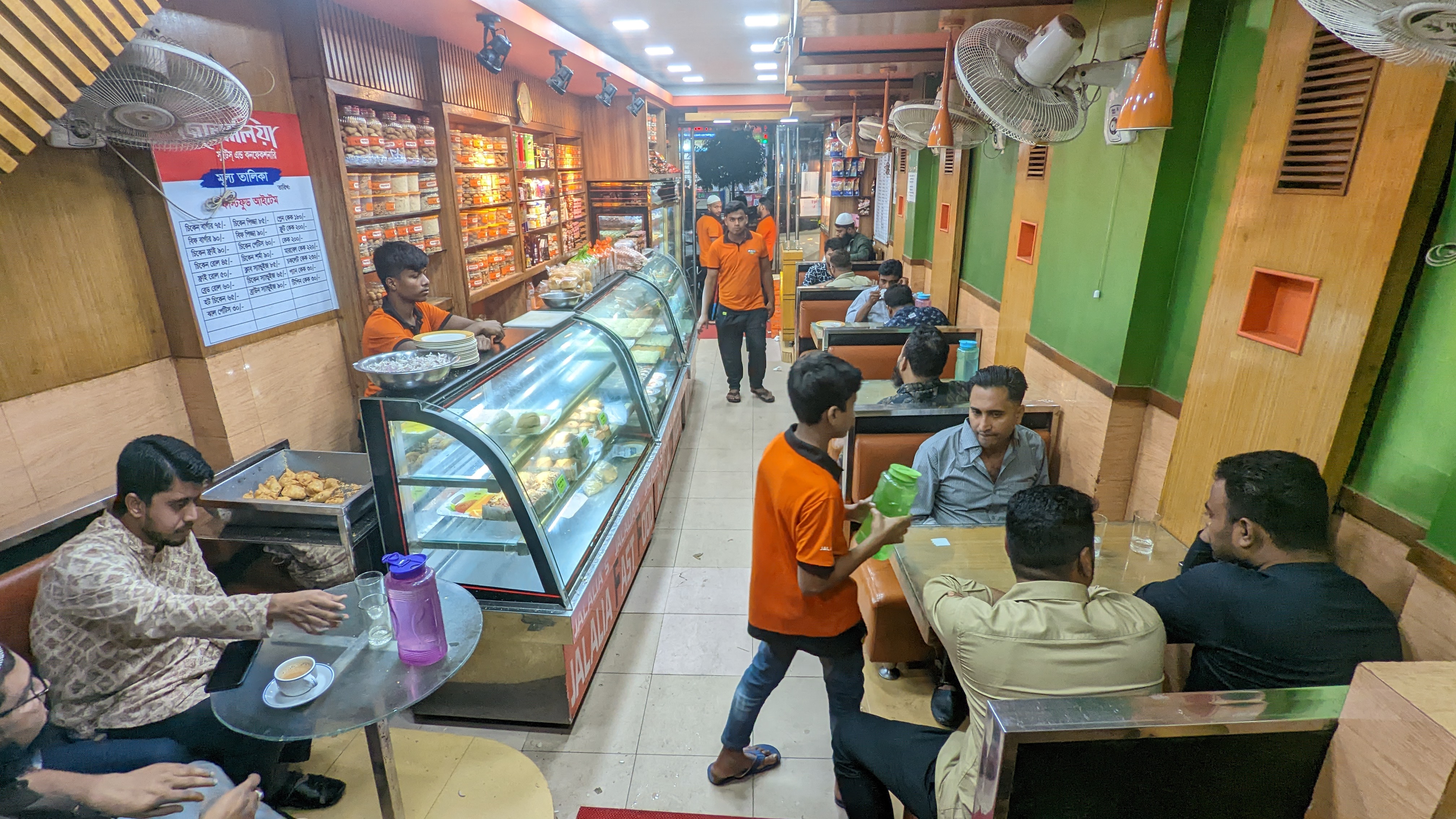 জালালিয়ার শিঙাড়া: ৭৭ বছর পেরিয়ে আজও আড্ডার সঙ্গী