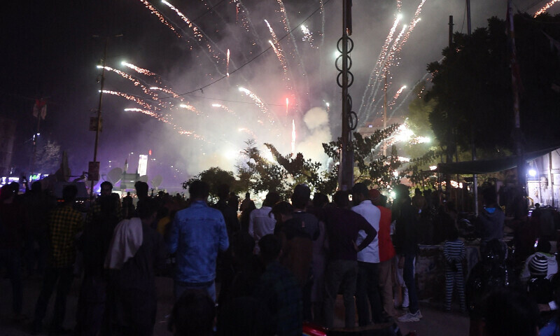 করাচিতে গুলি ছুড়ে নববর্ষ উদযাপনের সময় আহত ৩৭