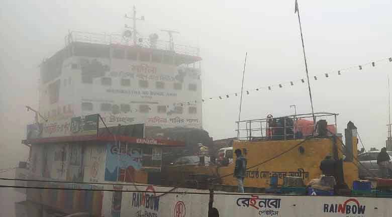 আরিচা-কাজিরহাটে ৭ ঘণ্টা, পাটুরিয়া-দৌলতদিয়ায় ৬ ঘণ্টা ফেরি চলাচল বন্ধ