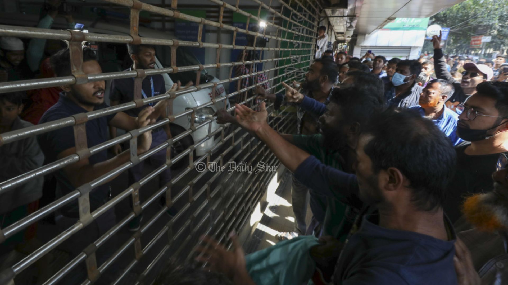 কিডনি ডায়ালাইসিস নিয়ে চমেক হাসপাতালে যা চলছে