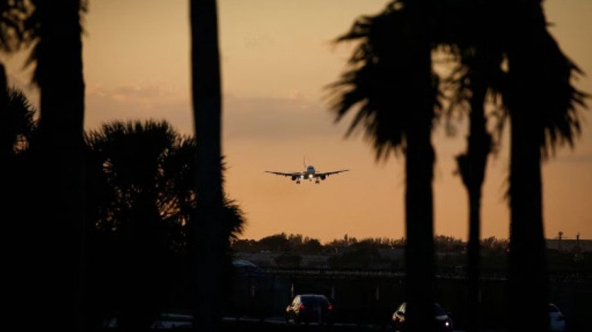 নিয়ন্ত্রণ ব্যবস্থায় ত্রুটি, যুক্তরাষ্ট্রে অভ্যন্তরীণ ফ্লাইট বন্ধ