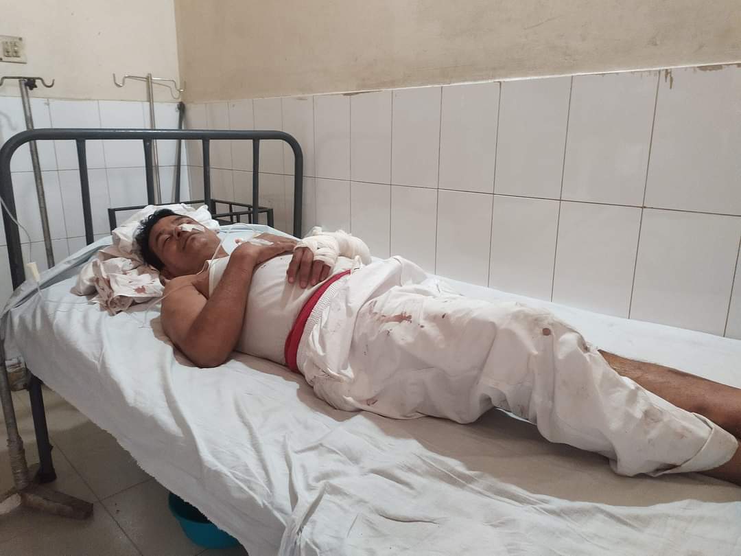 ধামরাইয়ে সাংবাদিকের ওপর আ. লীগ নেতার হামলার অভিযোগ