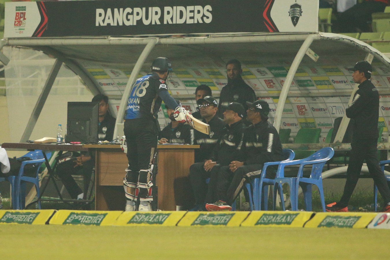 মুশফিকের ‘রহস্যময় জ্বরে’ ছন্দ নষ্ট রংপুরের!