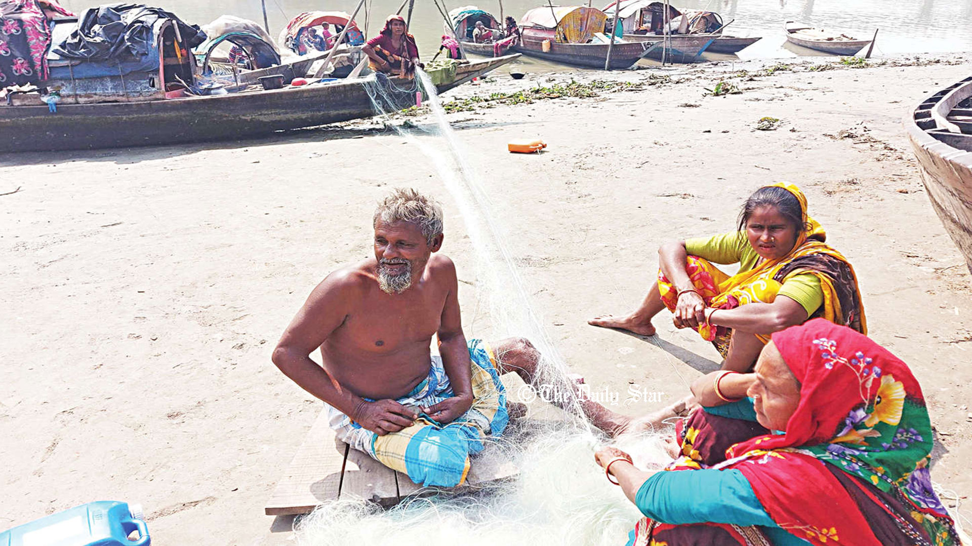 মানতাদের জলে ভাসা জীবন