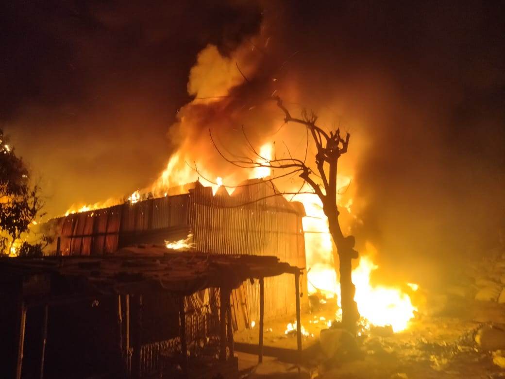 গাজীপুরে ঝুট গোডাউনে আগুন, নিয়ন্ত্রণে ৭ ইউনিট