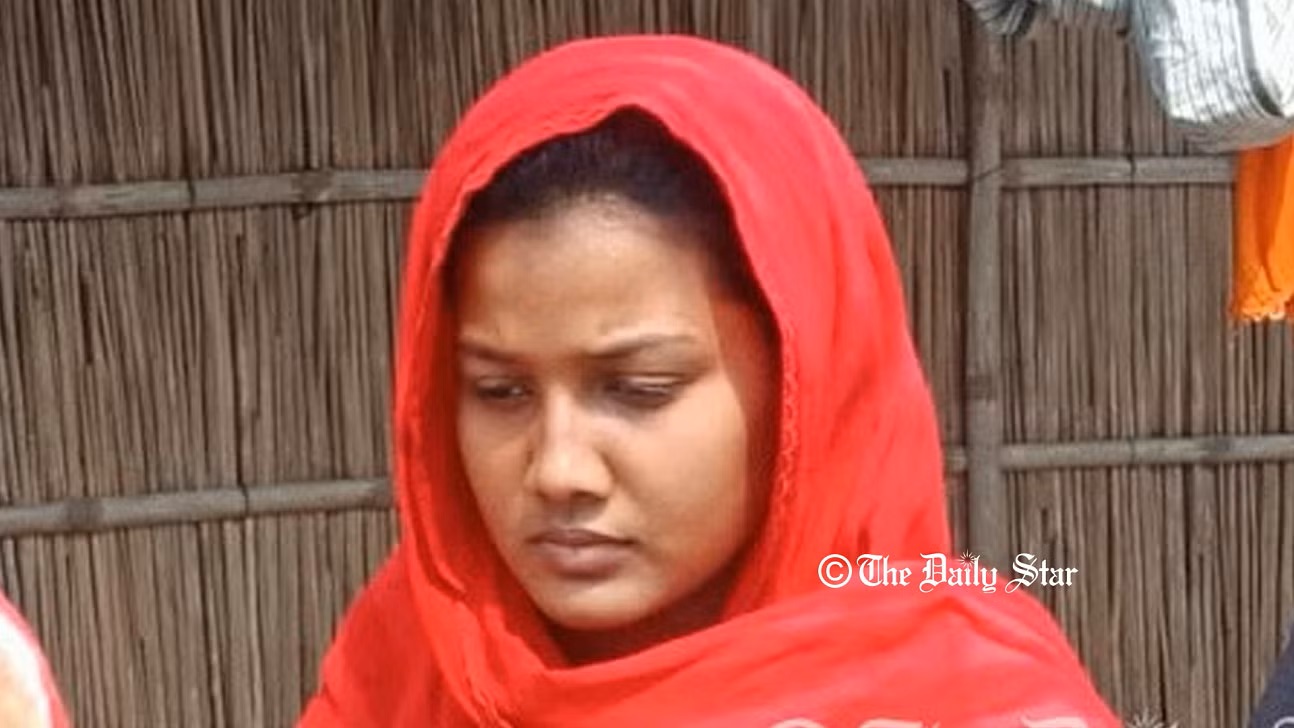 দেশরত্ন শেখ হাসিনা হলে আর ফিরতে চান না ফুলপরী, সিট চাইবেন অন্য হলে