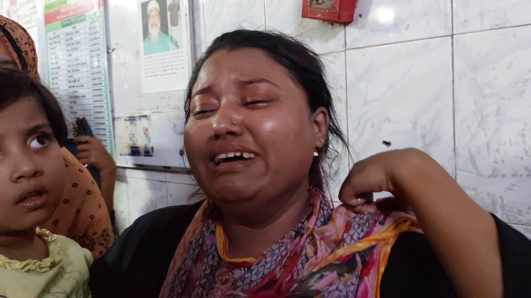 ‘ভাইরে ফিরায়ে আনেন, মা ইফতারের জন্য অপেক্ষা করছেন’