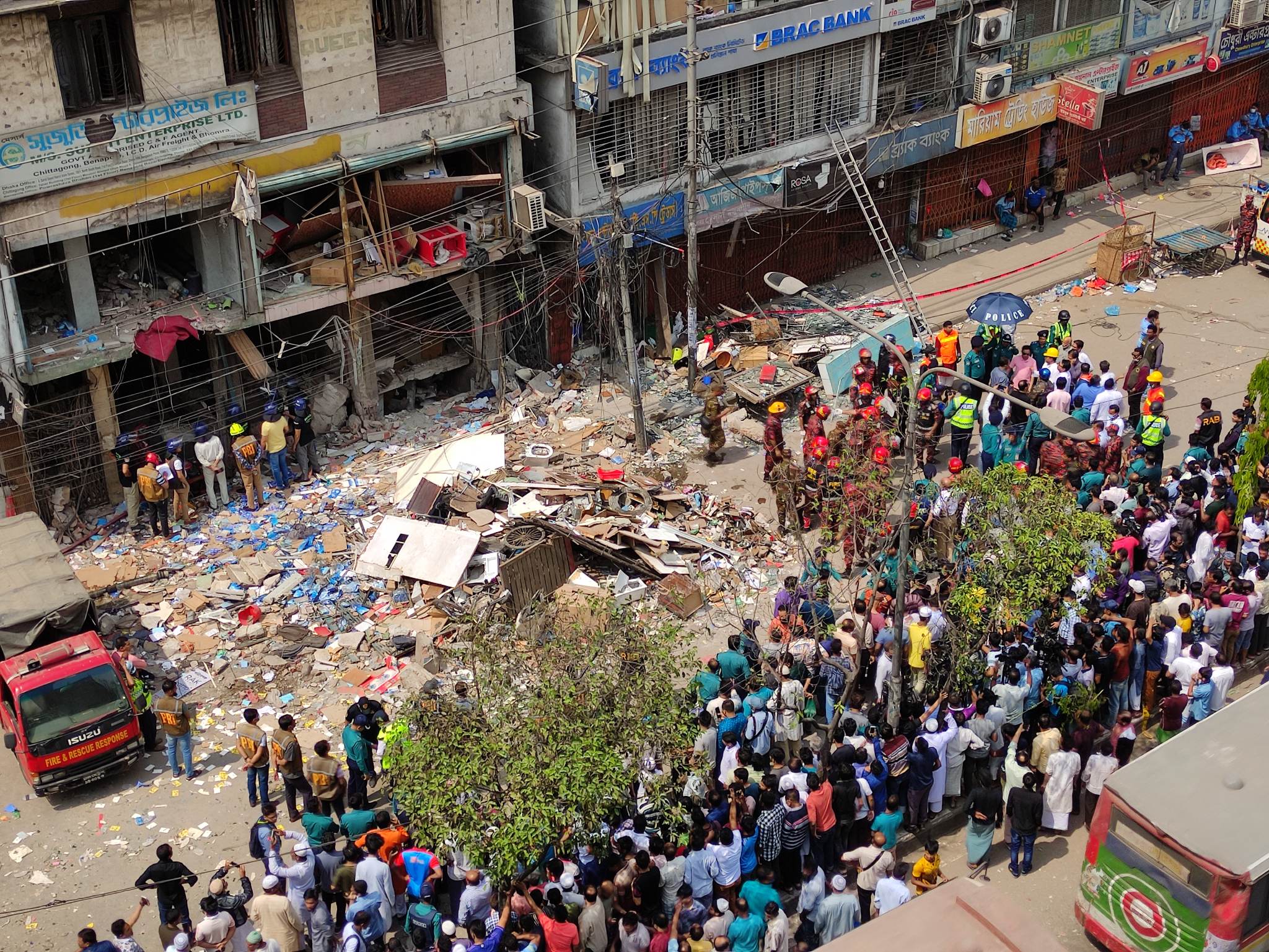 ভবনটিতে কেউ আটকে নেই: স্বরাষ্ট্র মন্ত্রণালয়