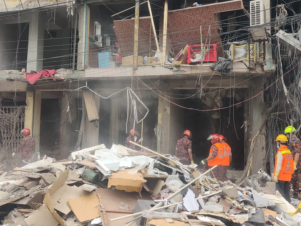 অবশেষে পাওয়া গেল ছাড়পত্র, সাড়ে ৩টায় শুরু উদ্ধার অভিযান