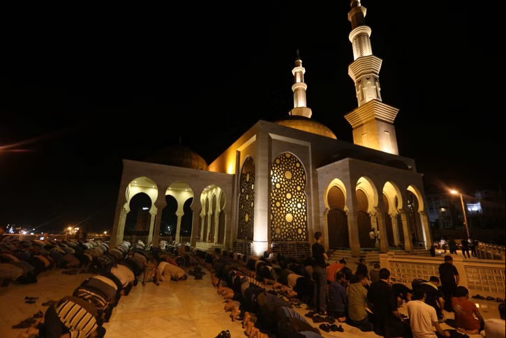 চাঁদ দেখা যায়নি আজ, শুক্রবার রোজা শুরু