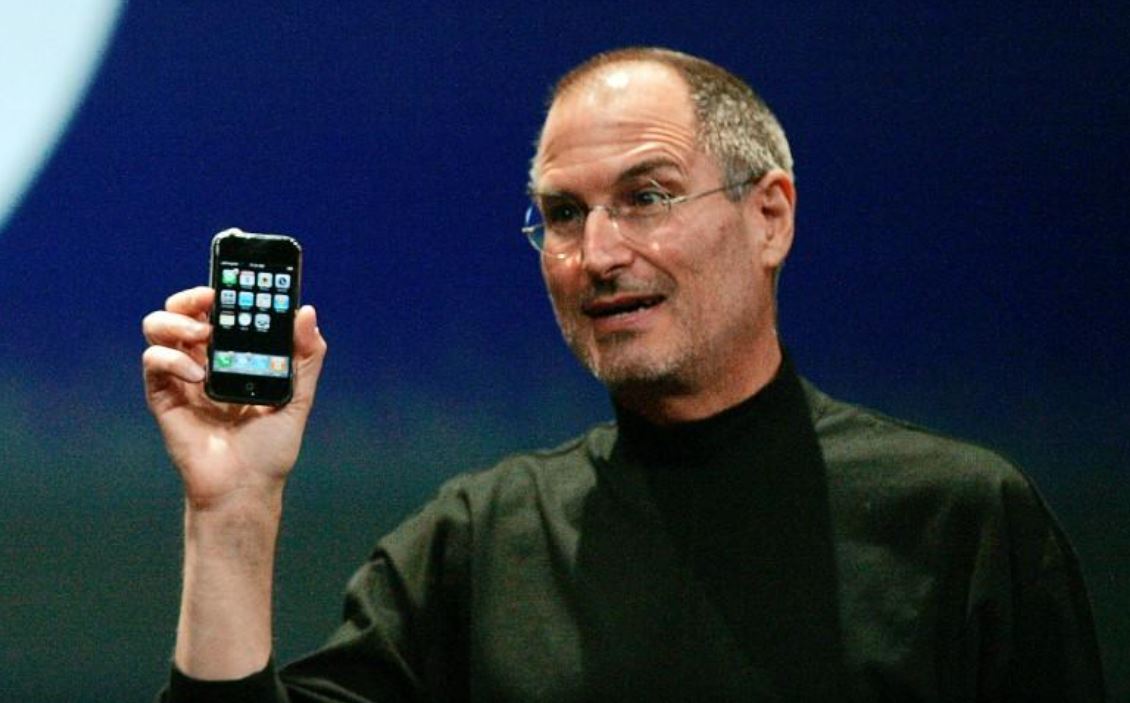 যে ৫ কারণে অনন্য প্রথম আইফোন