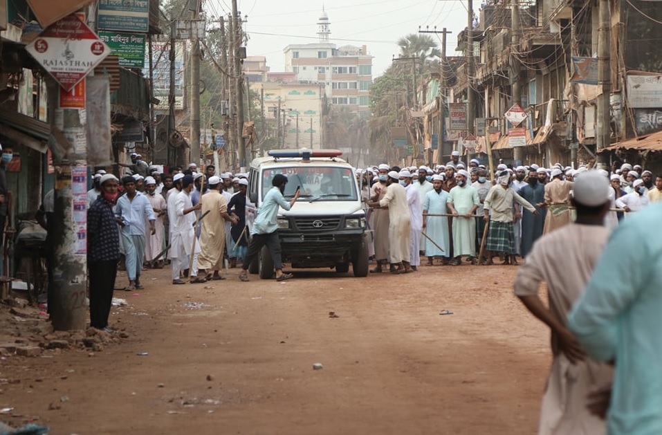 ২ বছরেও তদন্ত শেষ হয়নি, মামলা প্রত্যাহারের ‘আশ্বাসের’ দাবি হেফাজত নেতাদের