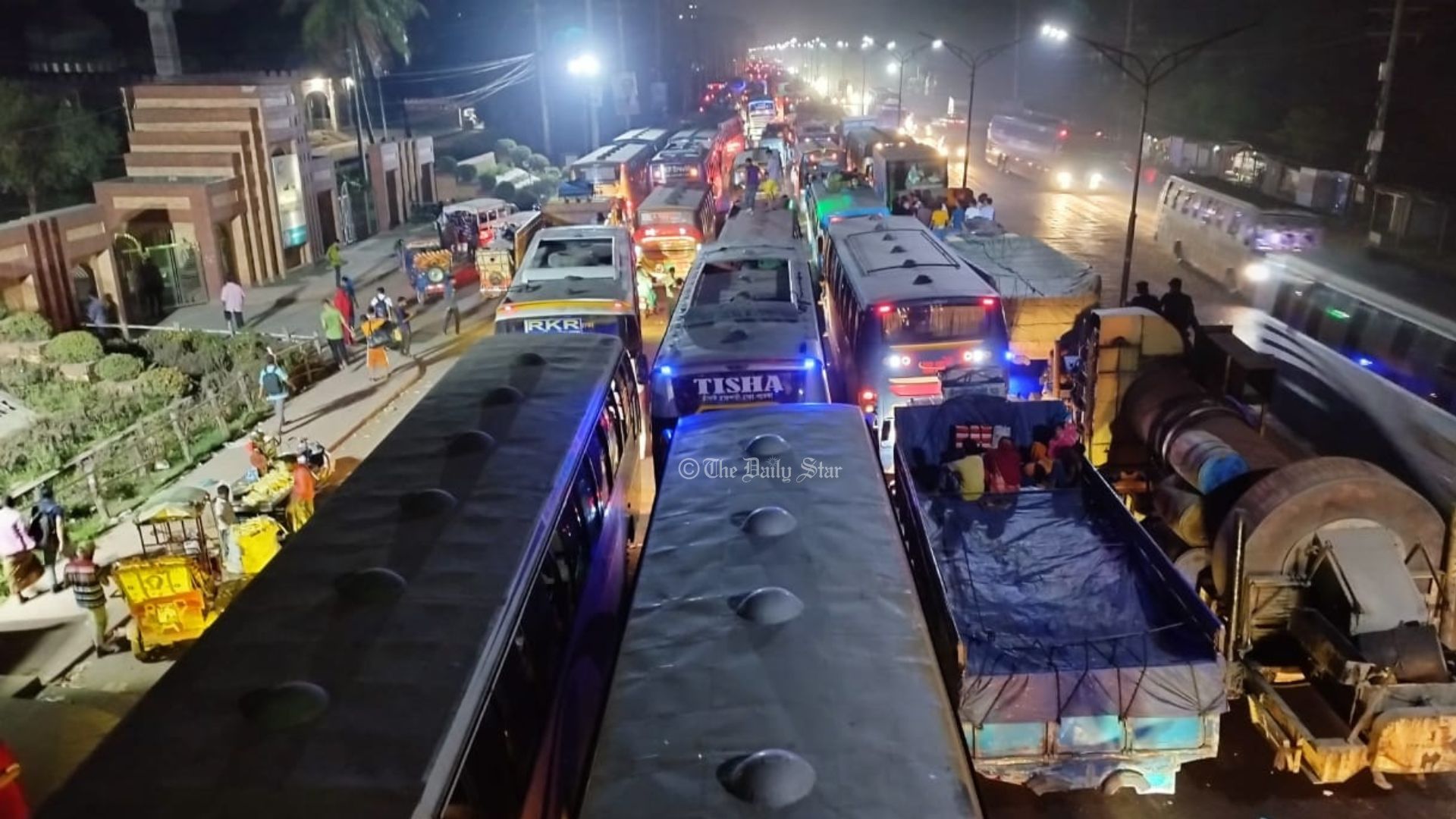 সাভার-নবীনগর-চন্দ্রা মহাসড়কে যানজট