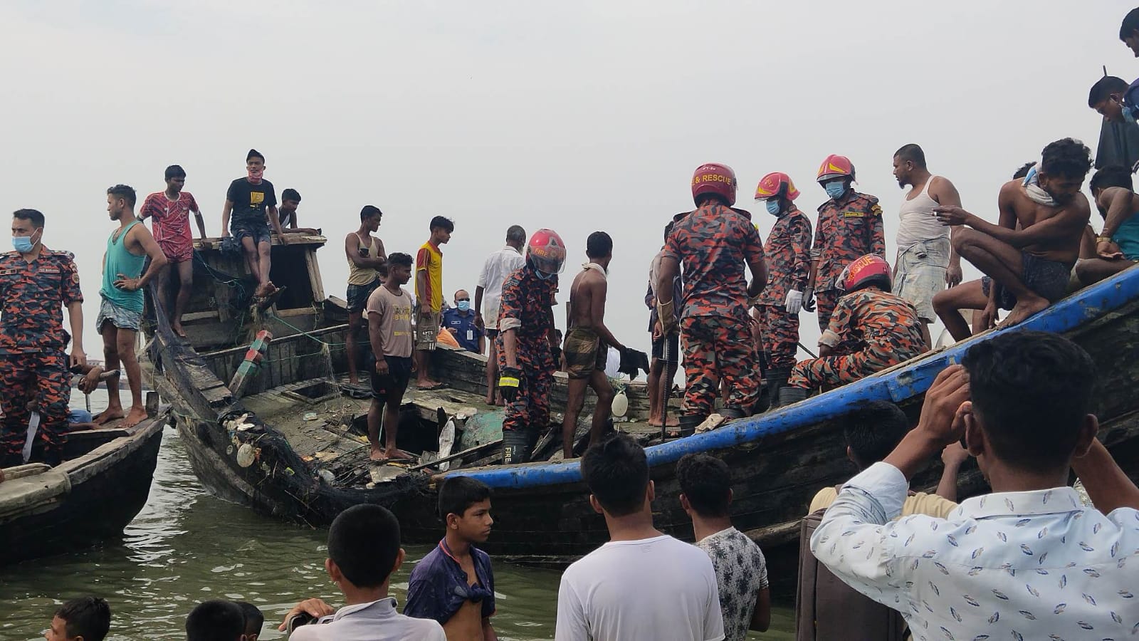 ১০ মরদেহ নিয়ে ধোঁয়াশা কাটেনি, প্রশ্নের উত্তর মিলছে না