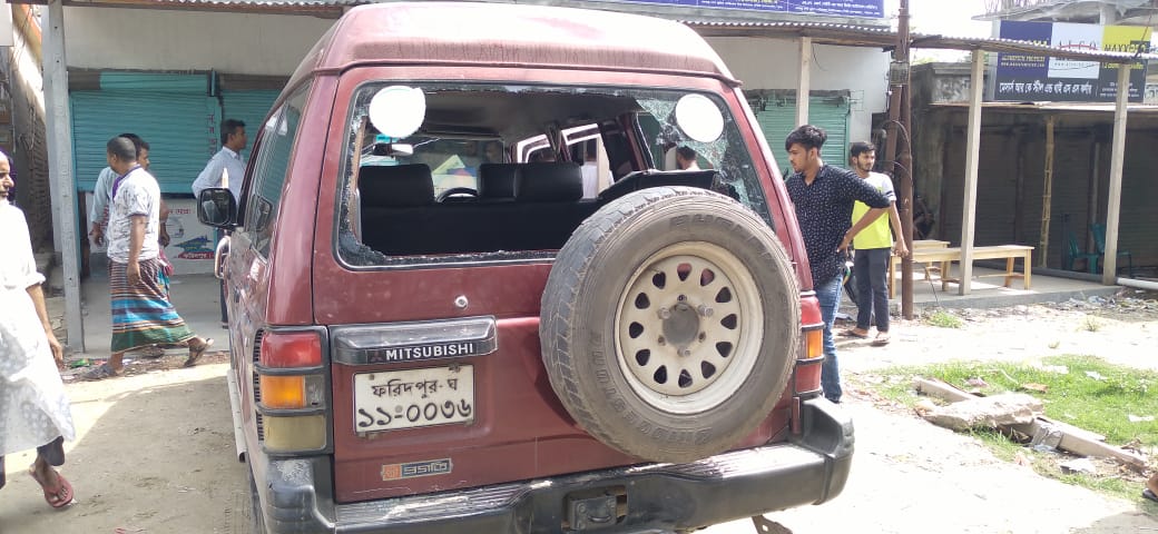 আশ্রয়ণের জমি নিয়ে বিরোধ, এলাকাবাসীর হামলায় ইউএনও আহত