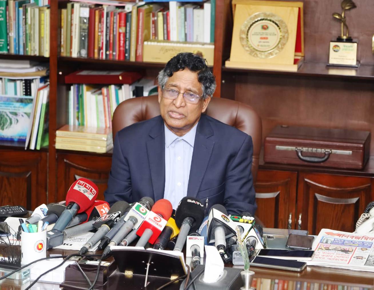 পেঁয়াজের কেজি ৮০ টাকা গ্রহণযোগ্য নয়, ২-৩ দিনের মধ্যে আমদানির সিদ্ধান্ত: কৃষিমন্ত্রী