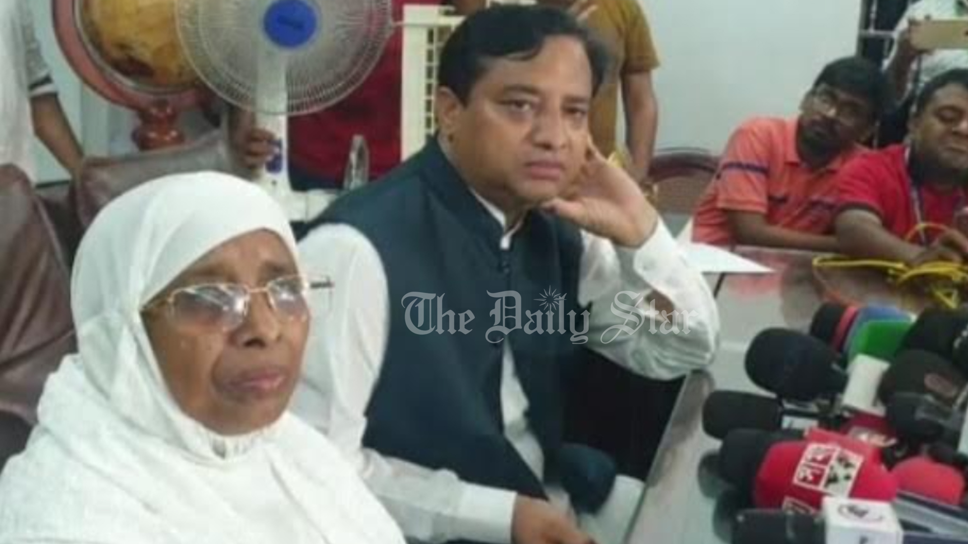 কাজ করে গাজীপুরবাসীর এই ঋণ শোধ করব: জায়েদা খাতুন