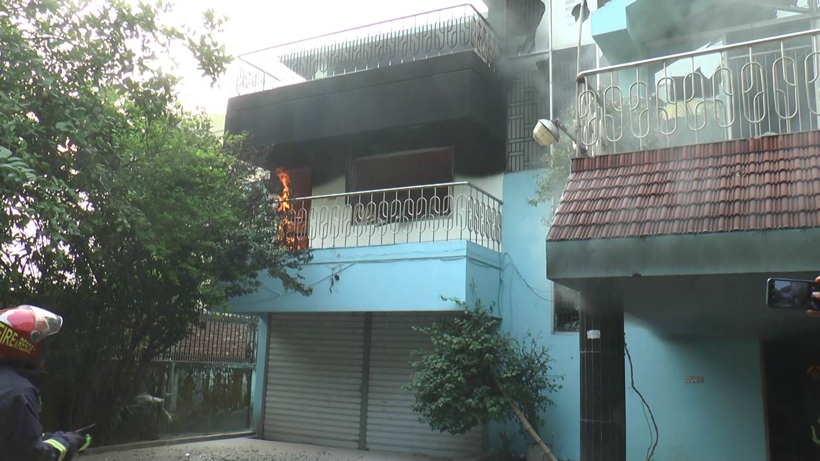 নরসিংদীতে বিএনপি নেতা খায়রুল কবির খোকনের বাড়িতে আবারও অগ্নিসংযোগ