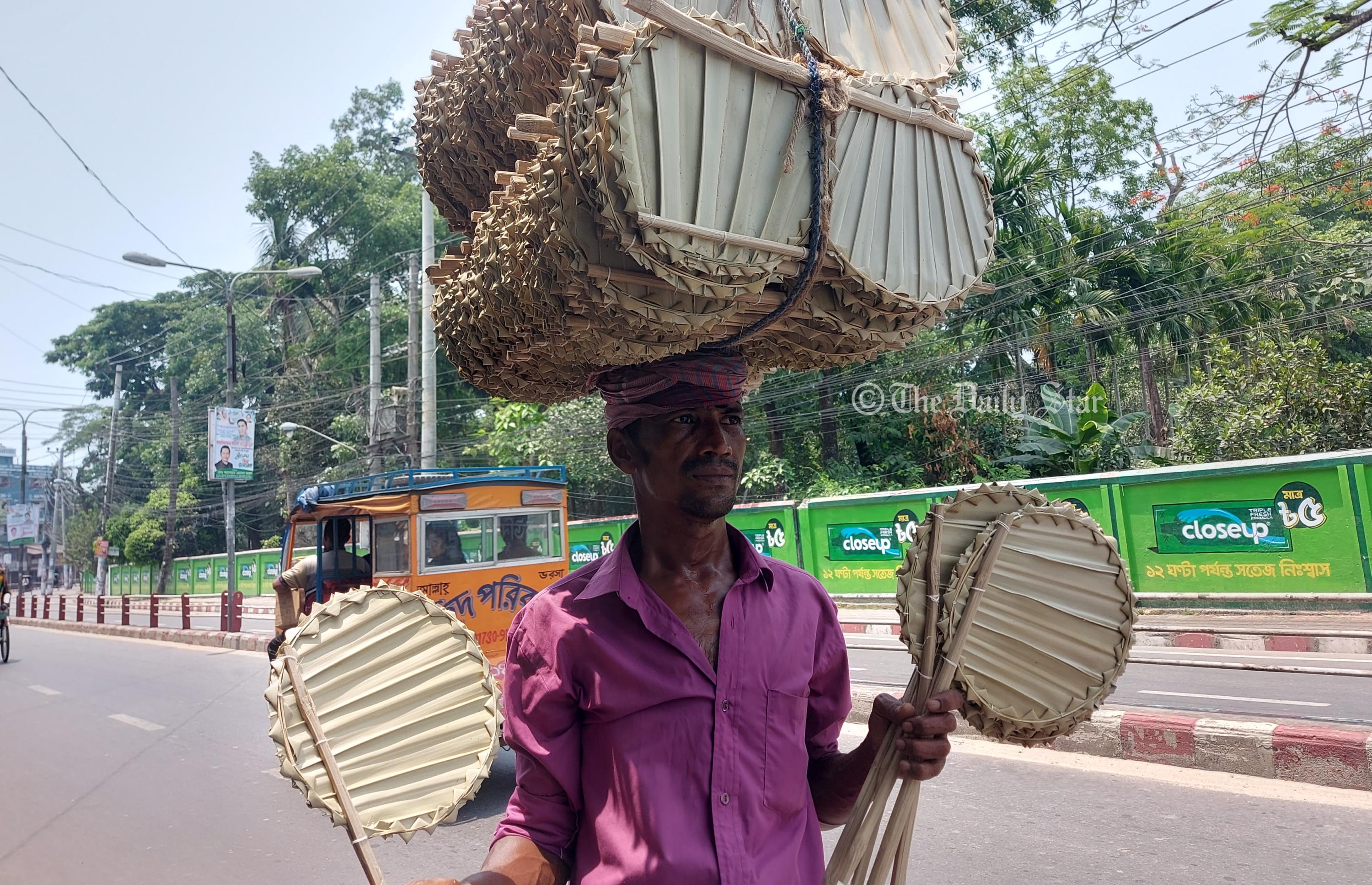 সক্ষমতা আছে,&nbsp;বিদ্যুৎ নেই: গরমে হাঁসফাঁস জীবন