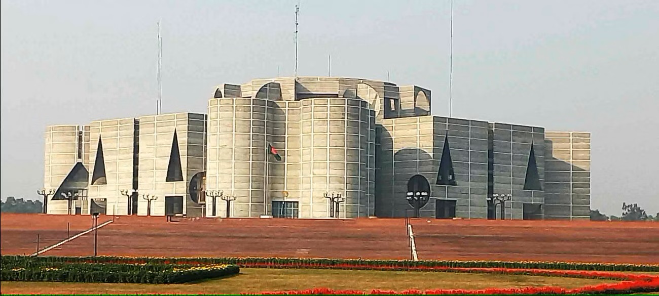 ‘বাণিজ্যমন্ত্রী যখনই বলেন জিনিসপত্রের দাম কমাবেন, পরদিনই বেড়ে যায়’