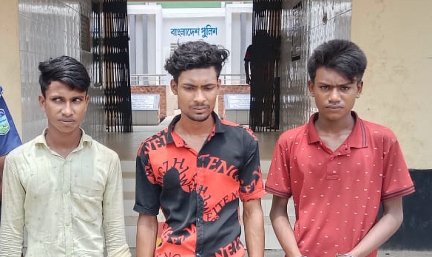 ভালুকায় চলন্ত বাসে ধর্ষণ চেষ্টা, রাস্তায় লাফিয়ে পড়ে নারী আহত