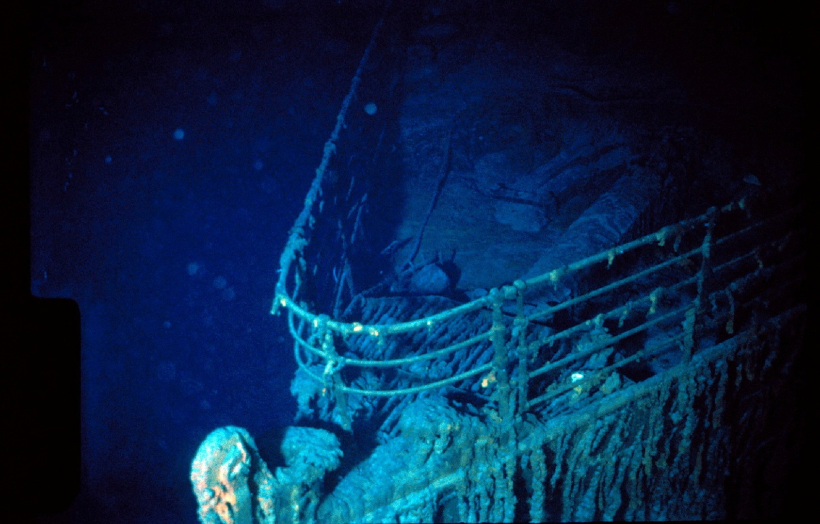 টাইটানিক দেখতে যাওয়া ডুবোযান নিখোঁজ